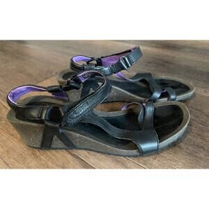 Teva Cabrillo Slingback Leather Wedge (Women’s Size 9)